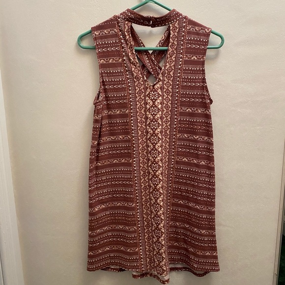 Woman’s Dress - Picture 2 of 3